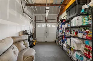 299 37th St, Lindenhurst, NY 11757 - Photo 19