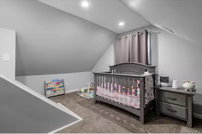 299 37 Street, Lindenhurst, NY 11757 - Photo 15