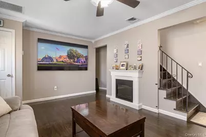 299 37 Street, Lindenhurst, NY 11757 - Photo 5