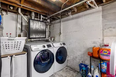 299 37 Street, Lindenhurst, NY 11757 - Photo 17