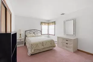 150 Hughes Pl, Albertson, NY 11507 - Photo 17