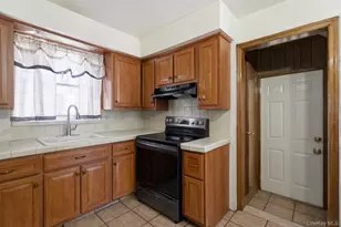 150 Hughes Pl, Albertson, NY 11507 - Photo 7