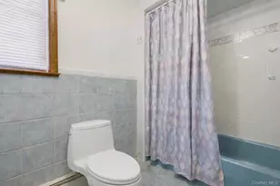 150 Hughes Pl, Albertson, NY 11507 - Photo 11