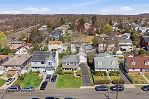 150 Hughes Pl, Albertson, NY 11507 - Photo 33