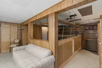 150 Hughes Place, Albertson, NY 11507 - Photo 15