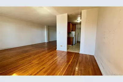 14205 Roosevelt Avenue #611, Flushing, NY 11354 - Photo 7