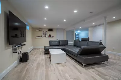 22236 41st Road, Bayside, NY 11361 - Photo 17