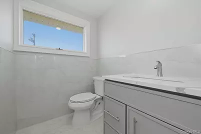 61 Gardiners Avenue, Levittown, NY 11756 - Photo 21