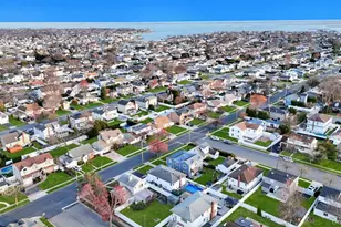 256 Division Ave, Massapequa, NY 11758 - Photo 45