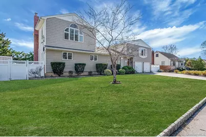 226 Marcy Street, West Babylon, NY 11704 - Photo 3