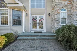 4 Mimosa St, Miller Place, NY 11764 - Photo 5