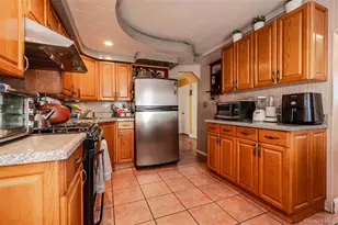 126 Scranton Ave, Lynbrook, NY 11563 - Photo 5