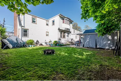 126 Scranton Avenue, Lynbrook, NY 11563 - Photo 19