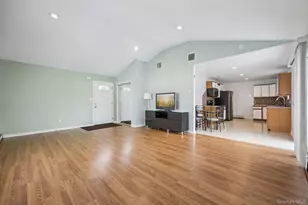 11 Mid Pl, Bohemia, NY 11716 - Photo 33