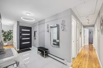 11 Mid Place, Bohemia, NY 11716 - Photo 5