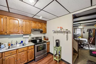 58 Oxford Street, Roslyn Heights, NY 11577 - Photo 9