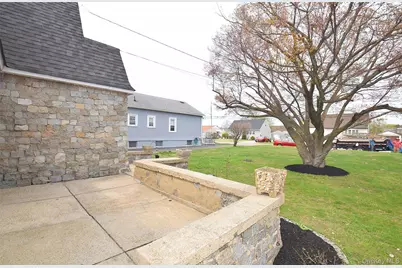 229 14th Street, West Babylon, NY 11704 - Photo 5