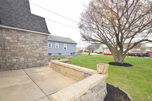 229 14th St, West Babylon, NY 11704 - Photo 5