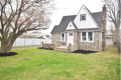 229 14th Street, West Babylon, NY 11704 - Photo 1