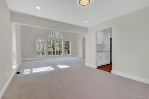 26 Stone Gate Ct, Smithtown, NY 11787 - Photo 9