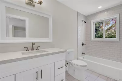 26 Stone Gate Court, Smithtown, NY 11787 - Photo 17