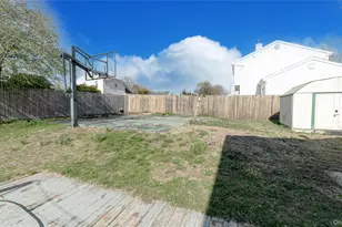 44 Oak St, Central Islip, NY 11722 - Photo 21