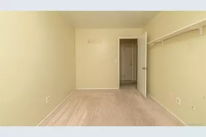 44 Oak Street, Central Islip, NY 11722 - Photo 9