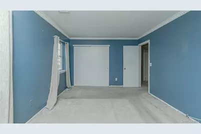 44 Oak Street, Central Islip, NY 11722 - Photo 13