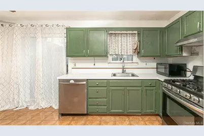 44 Oak Street, Central Islip, NY 11722 - Photo 7