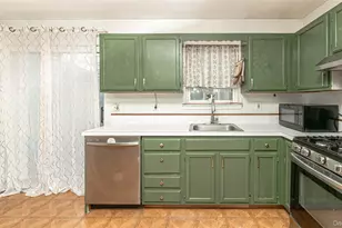 44 Oak St, Central Islip, NY 11722 - Photo 7