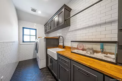 347 Broadway, Carle Place, NY 11514 - Photo 23