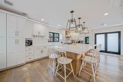 347 Broadway, Carle Place, NY 11514 - Photo 11