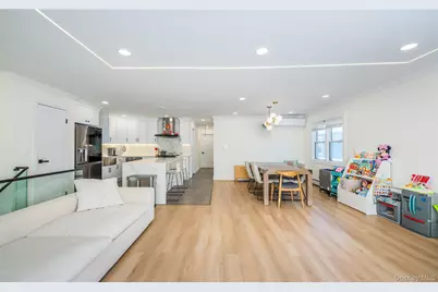 36 Adams Street, Floral Park, NY 11001 - Photo 3