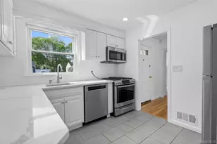 22 Rogers Dr, New Rochelle, NY 10804 - Photo 9
