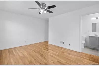 22 Rogers Drive, New Rochelle, NY 10804 - Photo 11