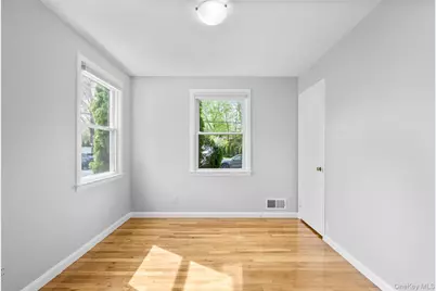 22 Rogers Drive, New Rochelle, NY 10804 - Photo 15