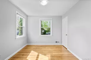 22 Rogers Dr, New Rochelle, NY 10804 - Photo 15