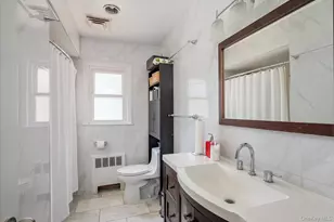 36 Nirvana Ave, Great Neck, NY 11023 - Photo 11