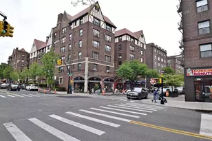 109-14 Ascan Ave, Forest Hills, NY 11375 - Photo 19