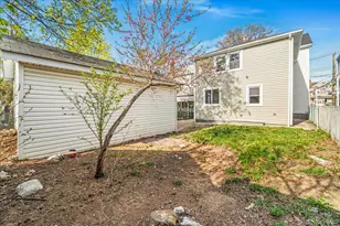 90-34 205th St, Hollis, NY 11423 - Photo 37