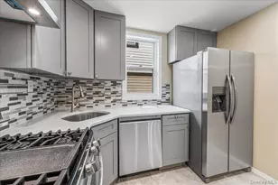 90-34 205th St, Hollis, NY 11423 - Photo 21