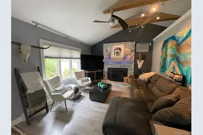 30 Classon Avenue, Mastic, NY 11950 - Photo 11