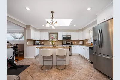 16 W Maltbie Avenue, Suffern, NY 10901 - Photo 9
