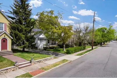 16 W Maltbie Avenue, Suffern, NY 10901 - Photo 23