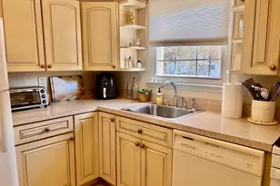 3136 Wilshire Ln, Oakdale, NY 11769 - Photo 5