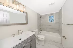 136 Artist Lake Dr, Middle Island, NY 11953 - Photo 11