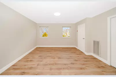 136 Artist Lake Drive, Middle Island, NY 11953 - Photo 13