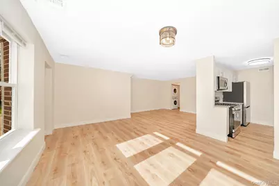 136 Artist Lake Drive, Middle Island, NY 11953 - Photo 5