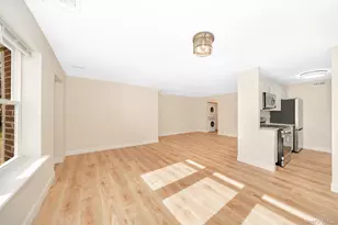 136 Artist Lake Dr, Middle Island, NY 11953 - Photo 5