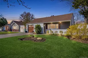 11 Grand Central Ave, Amityville, NY 11701 - Photo 3